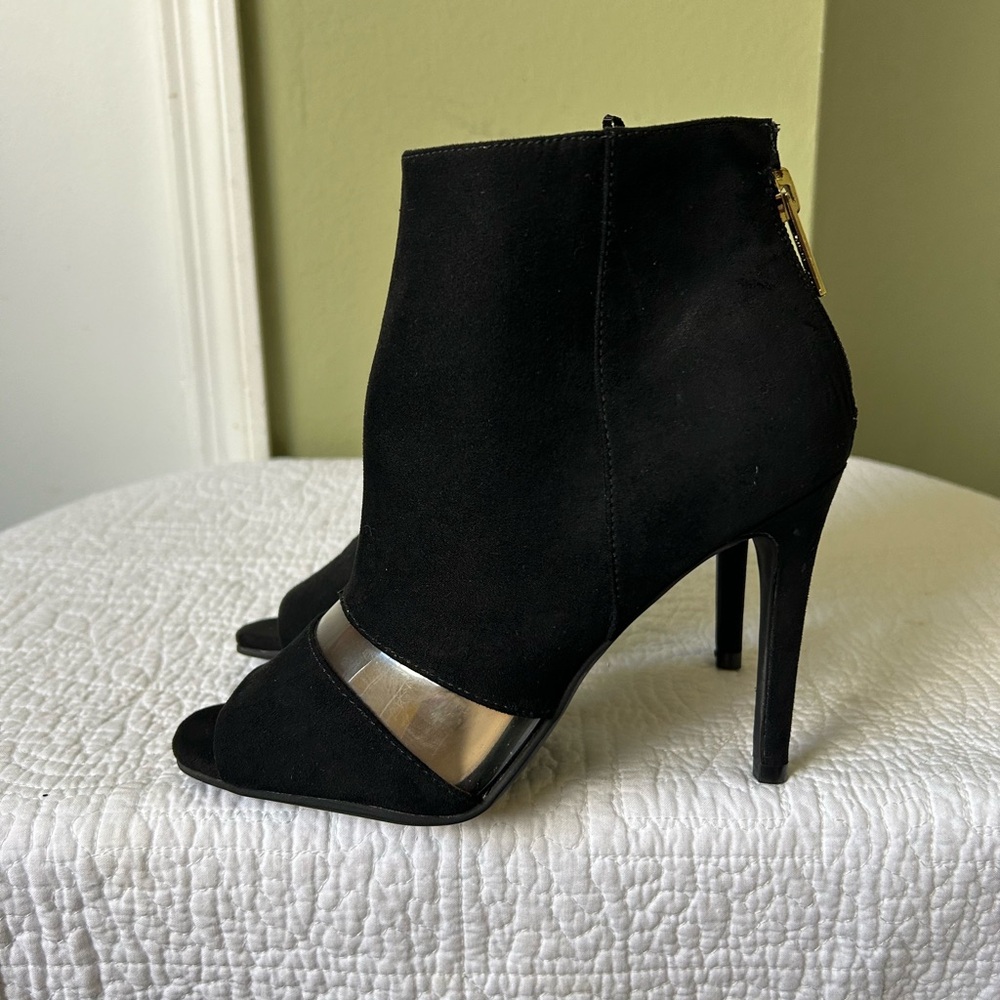 New Guess open Toe Women’s Ankle Boots Booties Sz 5.5